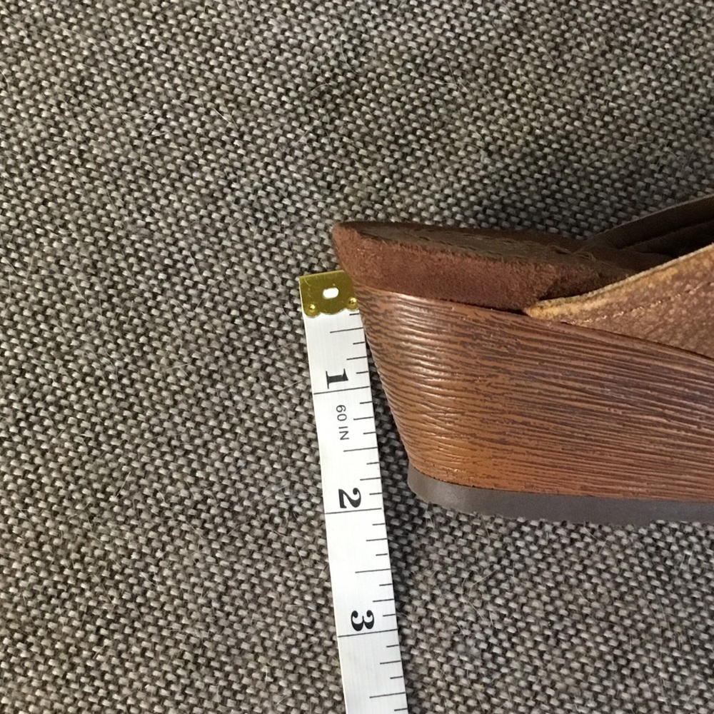 Bare traps Luna Mary Janes in a suede-like brown material, size 7 1/2M. - Picture 13 of 16